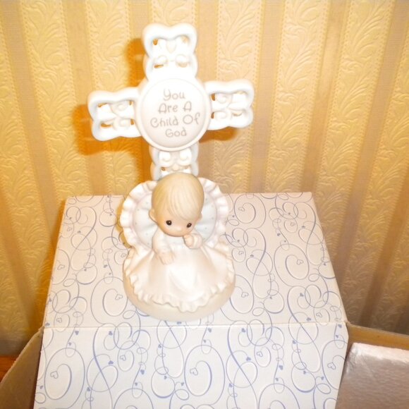 NEW 2005 Precious Moments Boy Figurine You Are A Child Of God 4004880 Cross - Picture 1 of 4